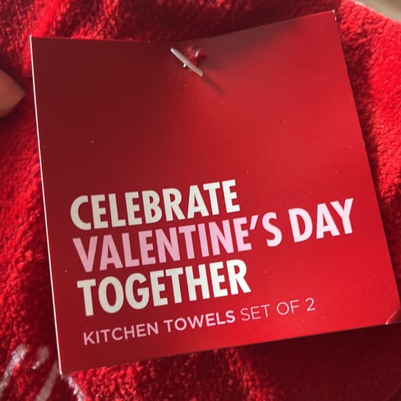 2 Dog themed Valentines kitchen towels - Picture 5 of 5